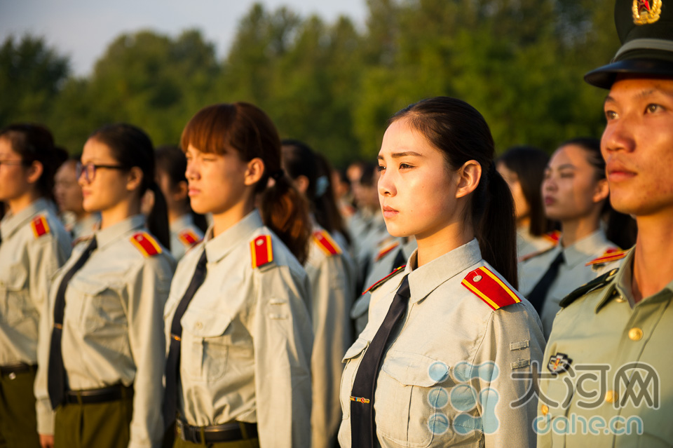 鄭州大學(xué)萬名新生舉行系列活動紀(jì)念抗戰(zhàn)勝利70周年